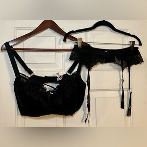 Charade By Change Black Lingerie‎ Set Lace Push Up Bra 36J And Garter XL.